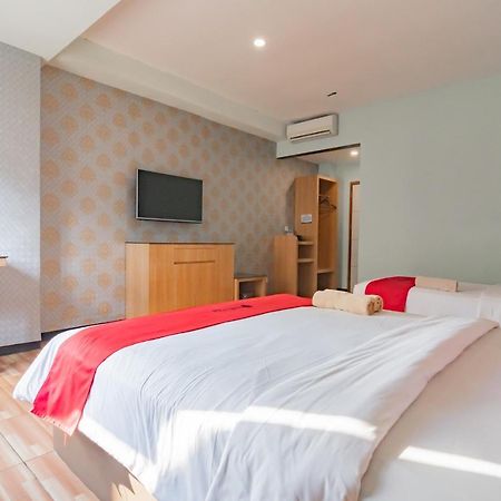 Reddoorz Premium Near Bandung Station Hotel Екстериор снимка