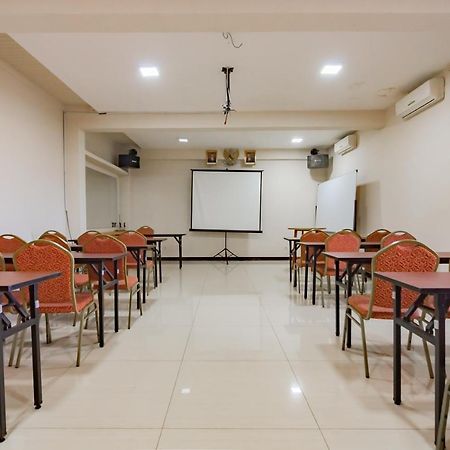 Reddoorz Premium Near Bandung Station Hotel Екстериор снимка
