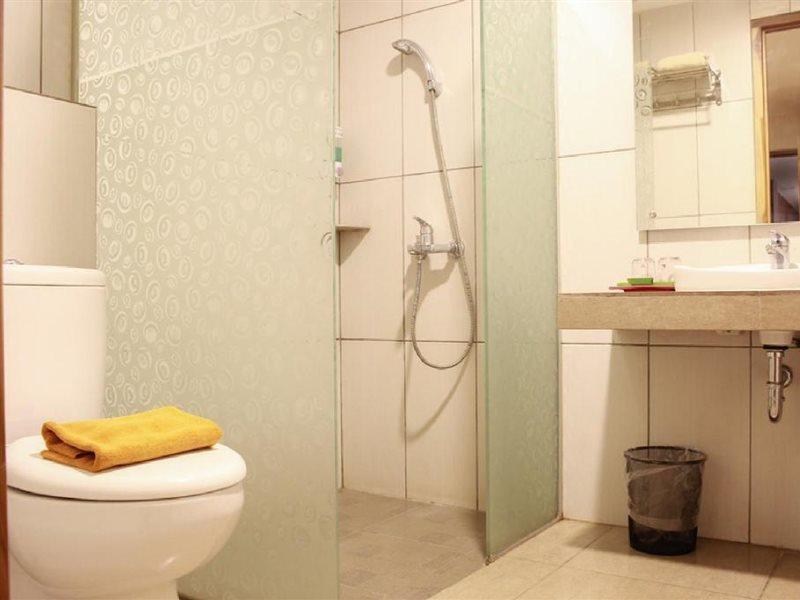 Reddoorz Premium Near Bandung Station Hotel Екстериор снимка