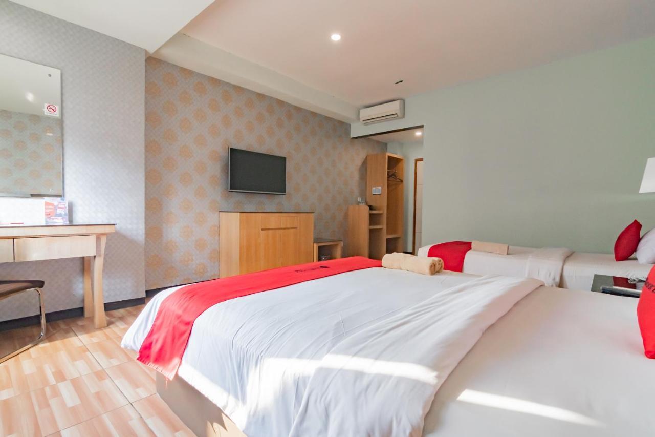 Reddoorz Premium Near Bandung Station Hotel Екстериор снимка