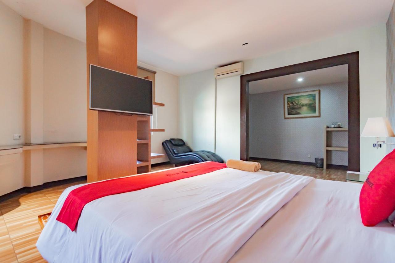 Reddoorz Premium Near Bandung Station Hotel Екстериор снимка