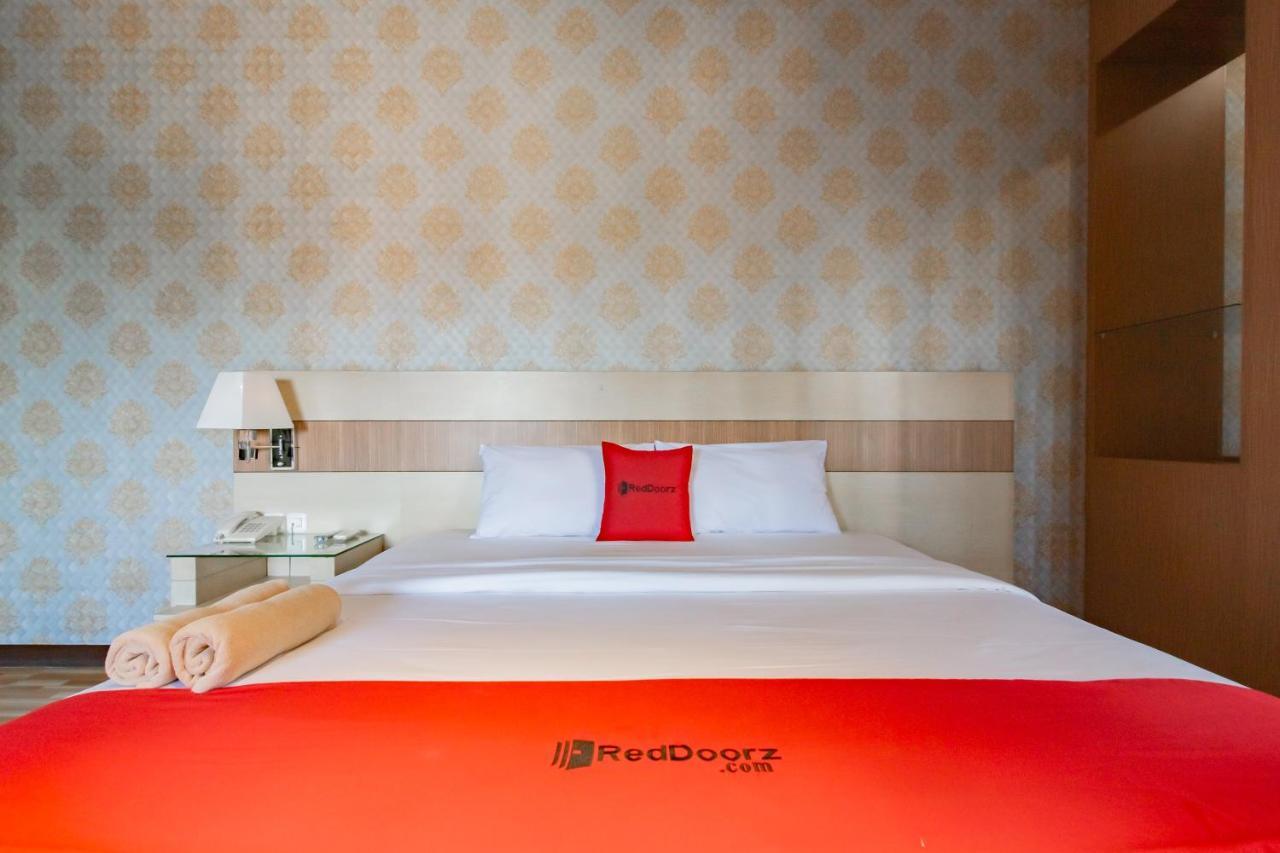 Reddoorz Premium Near Bandung Station Hotel Екстериор снимка