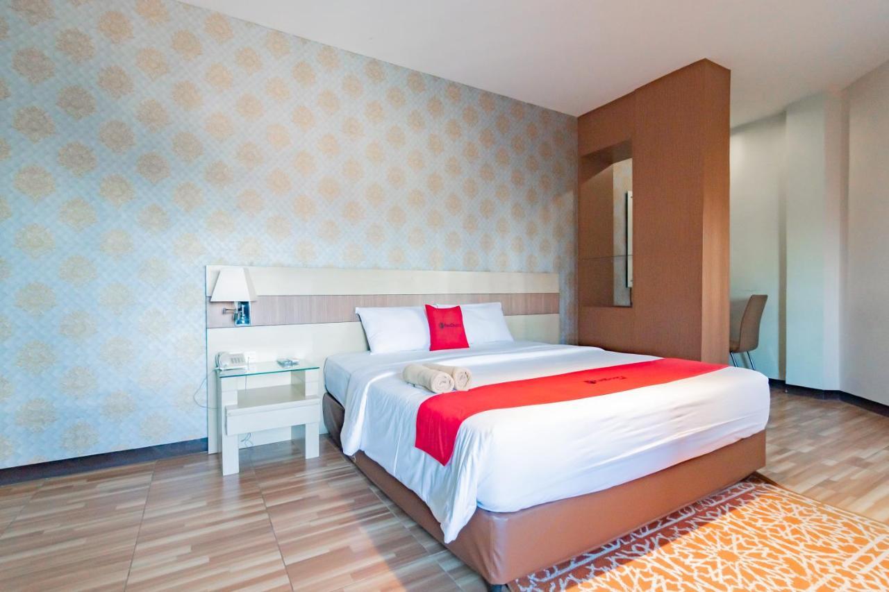 Reddoorz Premium Near Bandung Station Hotel Екстериор снимка