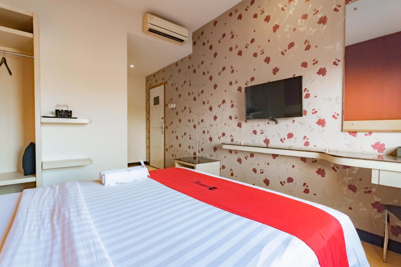 Reddoorz Premium Near Bandung Station Hotel Екстериор снимка