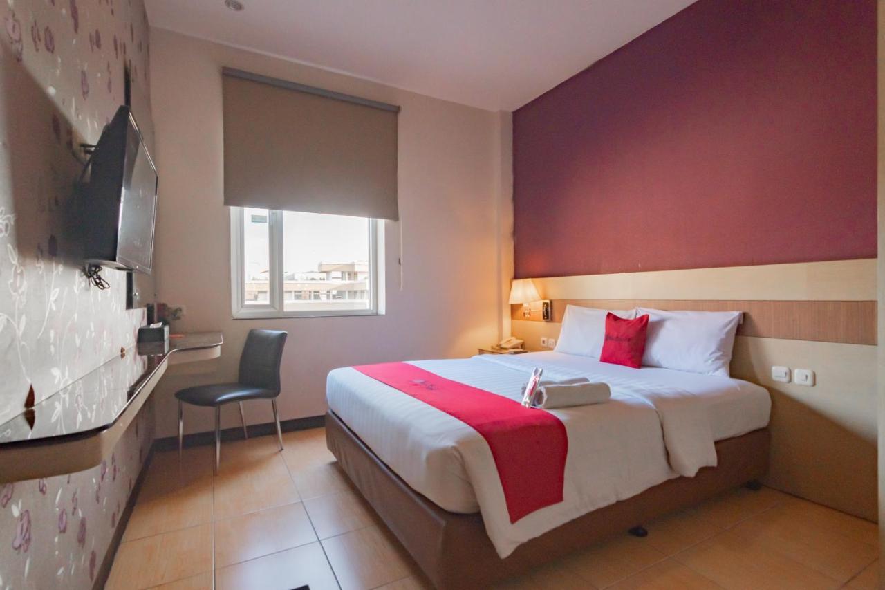 Reddoorz Premium Near Bandung Station Hotel Екстериор снимка