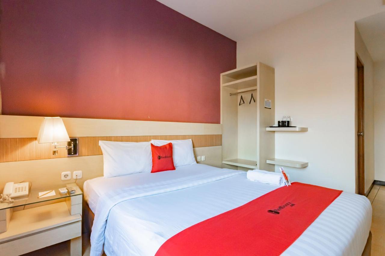 Reddoorz Premium Near Bandung Station Hotel Екстериор снимка