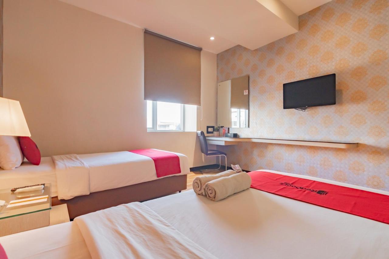 Reddoorz Premium Near Bandung Station Hotel Екстериор снимка