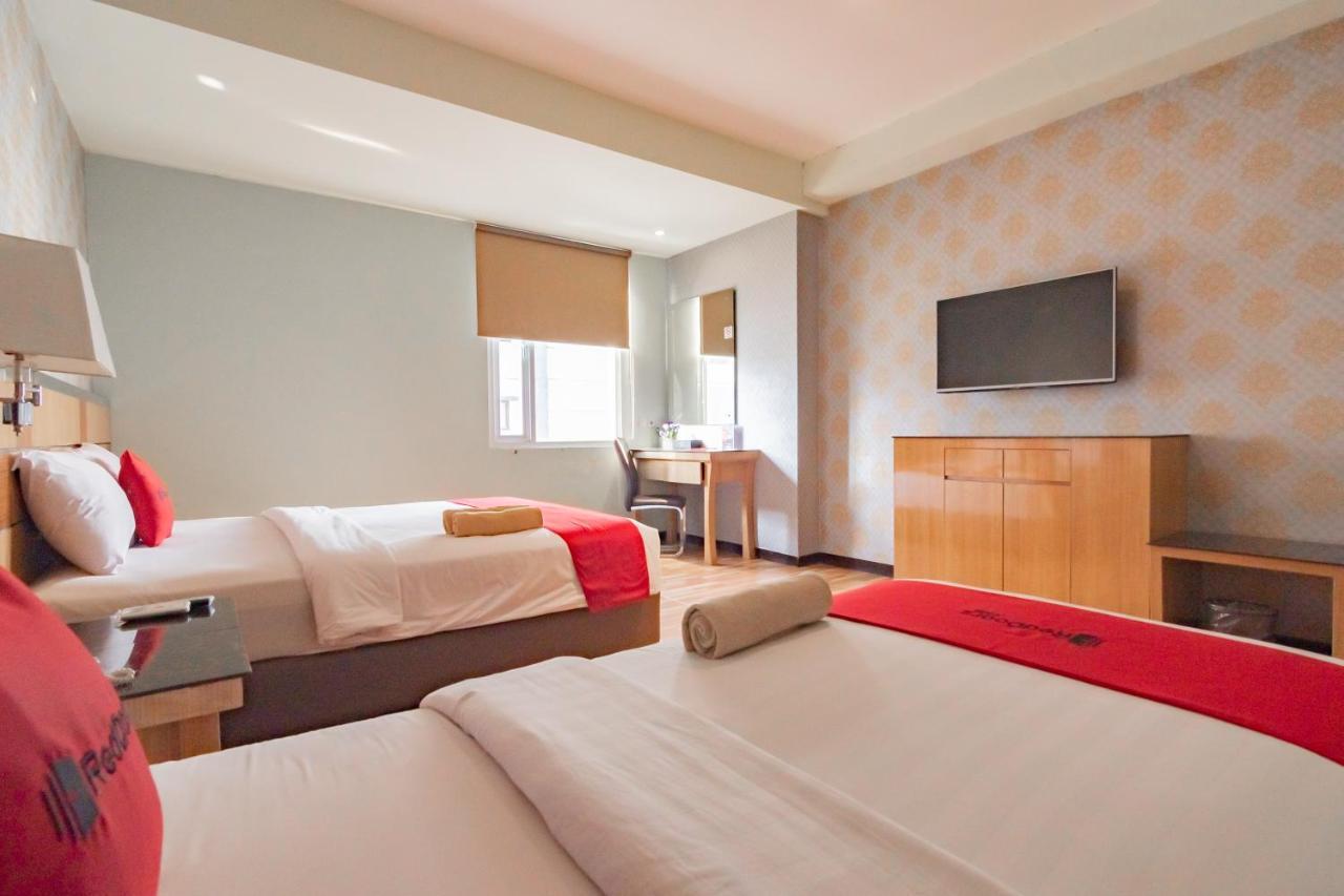 Reddoorz Premium Near Bandung Station Hotel Екстериор снимка